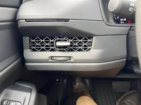 Used 2025 Honda Accord SE image 19