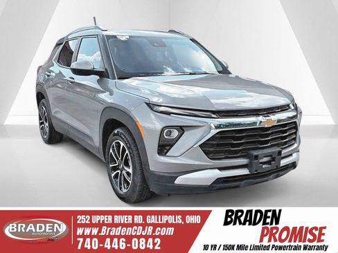 Used 2025 Chevrolet TrailBlazer LT FWD image 1