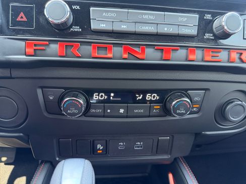 Used 2025 Nissan Frontier Pro-X image 19