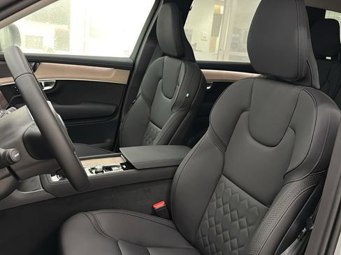 New 2026 Volvo XC90 T8 Plus w/ Protection Package Premier image 23