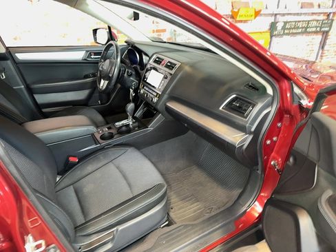 Used 2017 Subaru Outback 2.5i Premium image 93