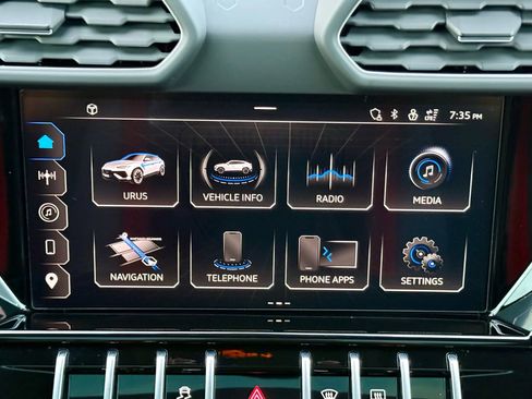 Used 2024 Lamborghini Urus S image 90