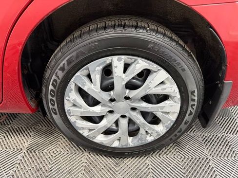 Used 2017 Toyota Corolla LE FWD image 9