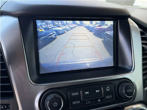 Used 2018 Chevrolet Suburban LT AWD/4WD image 41