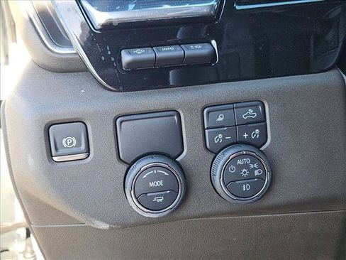 Used 2025 Chevrolet Silverado 1500 LTZ w/ LTZ Premium Package image 15