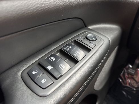 Used 2019 Jeep Grand Cherokee Limited image 9