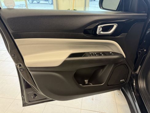 Used 2024 Jeep Compass Limited w/ Sun and Sound Group image 9