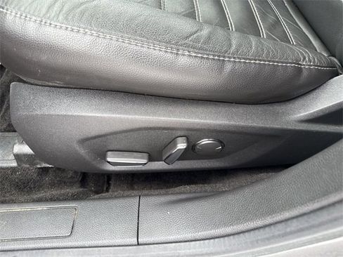 Used 2014 Ford Fusion SE w/ Equipment Group 202A image 11