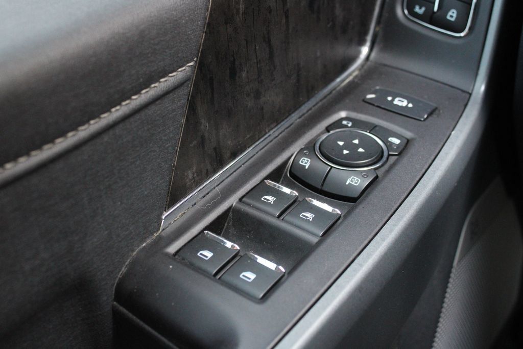 Used 2024 Ford F350 Lariat w/ Lariat Ultimate Package AWD/4WD image 7