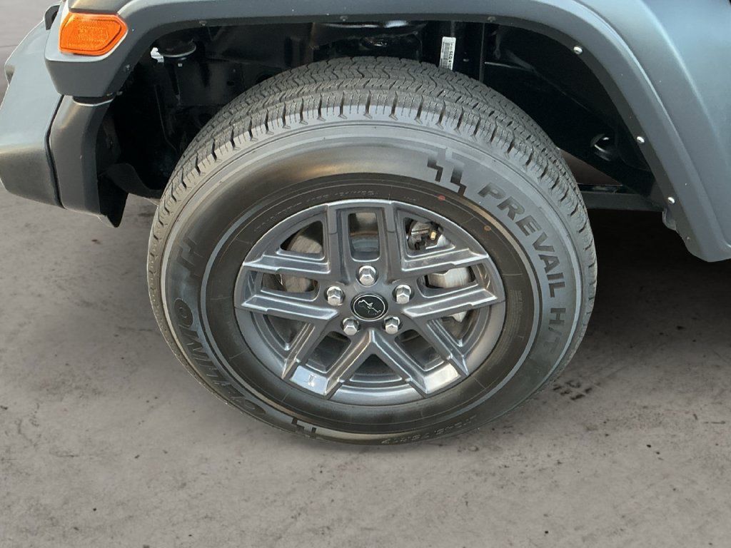 Used 2025 Jeep Wrangler Unlimited Sport AWD/4WD image 13