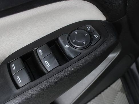 Used 2019 Chevrolet Equinox LS image 14