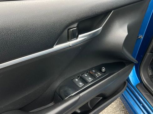 Used 2018 Toyota Camry L image 11