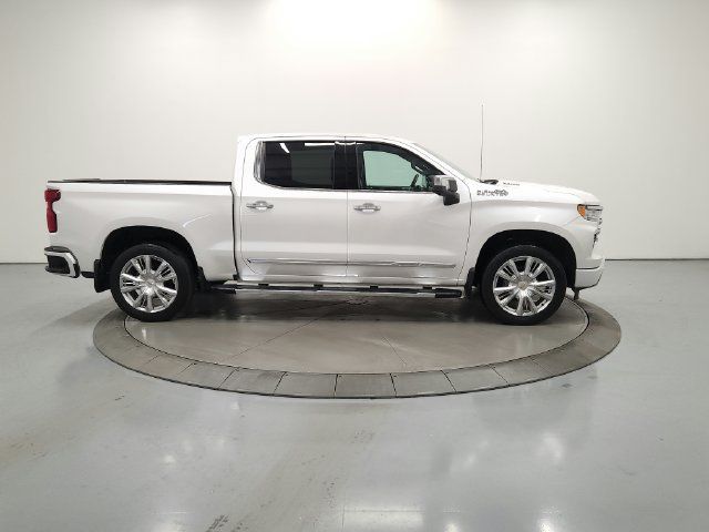 Used 2024 Chevrolet Silverado 1500 High Country w/ High Country Premium Package AWD/4WD image 8