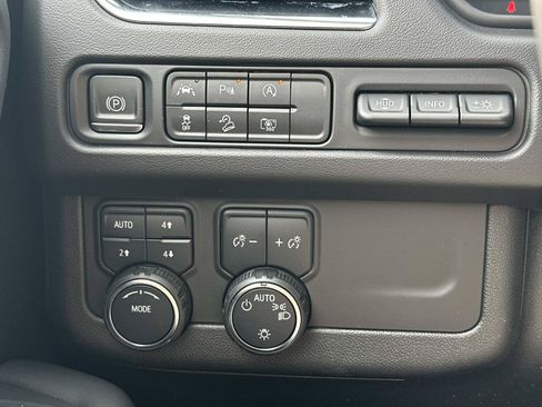 Certified 2024 Chevrolet Suburban High Country AWD/4WD image 25