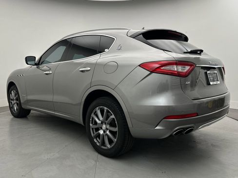 Used 2018 Maserati Levante GranLusso image 10