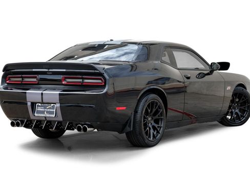 Used 2012 Dodge Challenger SRT8 RWD image 8