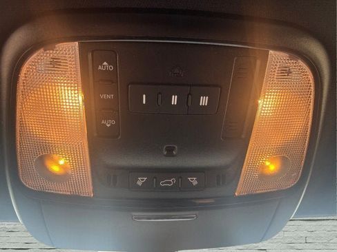 Used 2024 Dodge Durango GT image 18