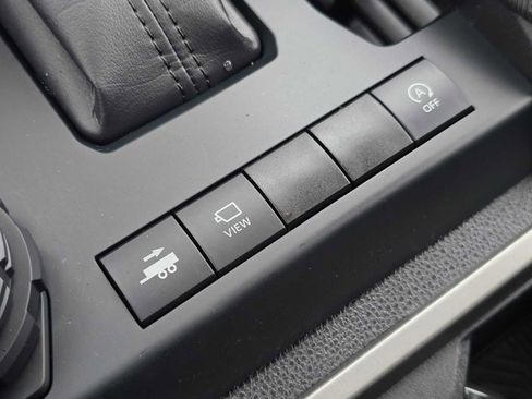Certified 2025 Toyota Tacoma Limited image 34