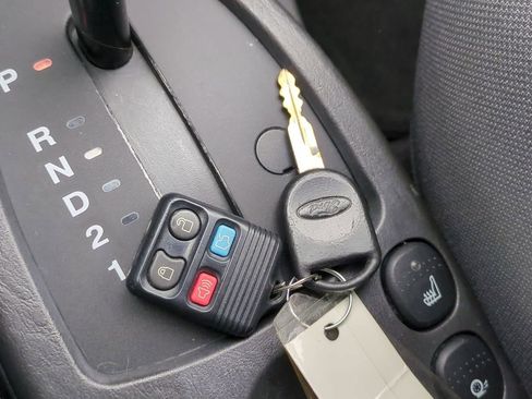 Used 2007 Ford Focus S image 35