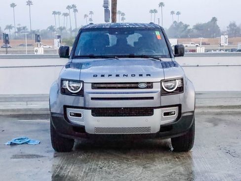 Used 2023 Land Rover Defender 90 S image 2