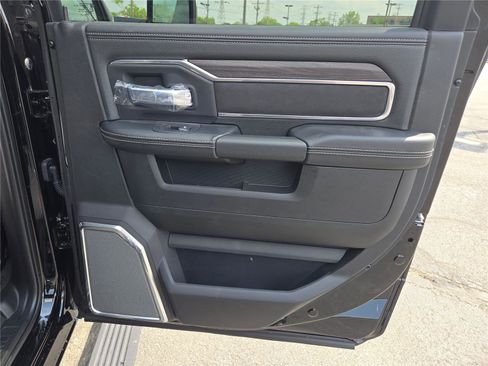 New 2025 RAM 2500 Laramie image 9