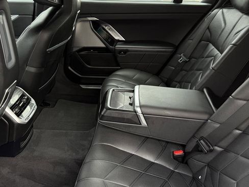 Used 2023 BMW 760i xDrive w/ Executive Package image 33