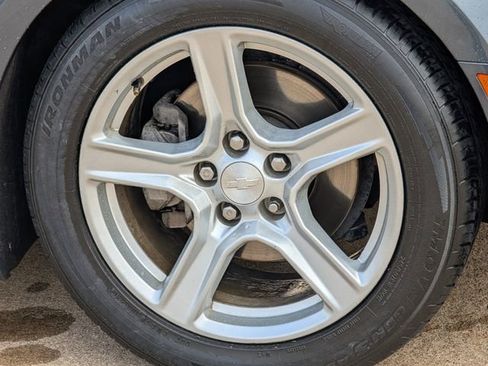 Used 2020 Chevrolet Camaro LT image 9