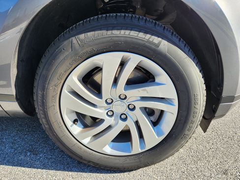 Used 2026 Land Rover Range Rover Evoque S image 7