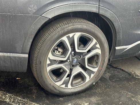 Used 2023 Subaru Ascent Touring image 8