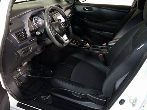 Used 2019 Nissan Leaf SV image 12