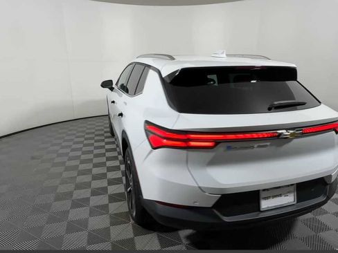 New 2026 Chevrolet Equinox EV LT AWD/4WD image 7