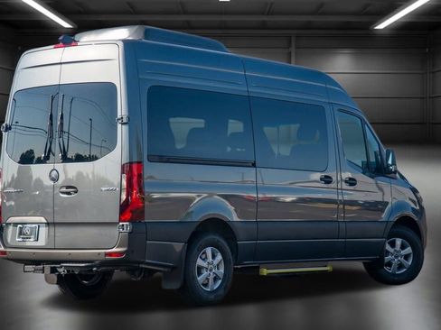 Used 2025 Mercedes-Benz Sprinter 2500 image 9
