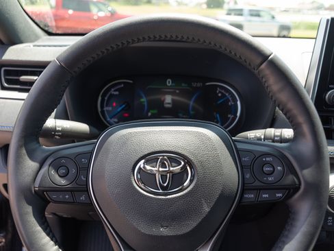 Used 2023 Toyota RAV4 SE w/ Convenience Package AWD/4WD image 12