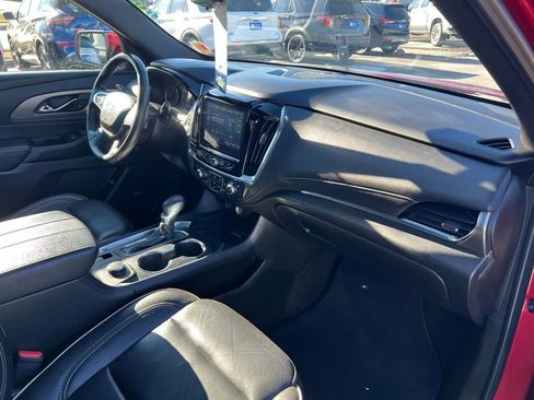 Used 2023 Chevrolet Traverse Premier image 30