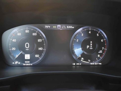 Used 2019 Volvo XC40 T5 R-Design AWD/4WD image 19