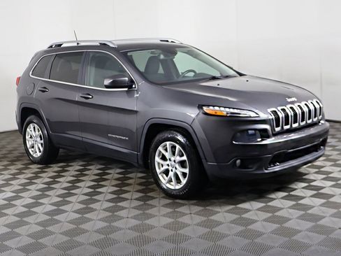 Used 2016 Jeep Cherokee Latitude w/ Cold Weather Group image 45