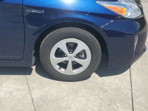 Used 2014 Toyota Prius Four FWD image 7