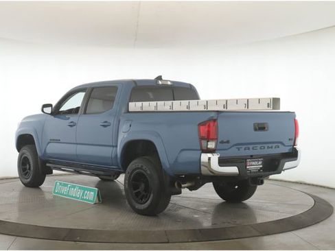 Used 2019 Toyota Tacoma SR5 image 8