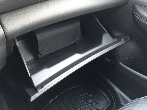 Used 2022 Buick Envision Essence w/ Technology Package I image 30