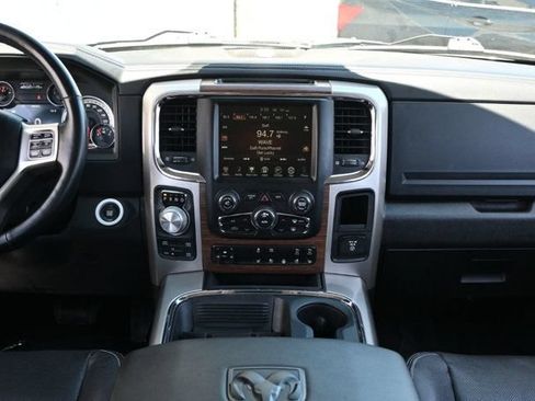 Used 2017 RAM 1500 Laramie w/ Convenience Group AWD/4WD image 10