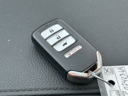 Used 2017 Honda Pilot LX image 16