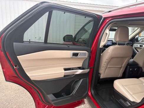 Used 2023 Ford Explorer Limited image 30