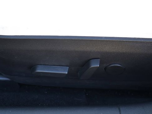 Used 2018 Tesla Model 3 Mid Range image 32