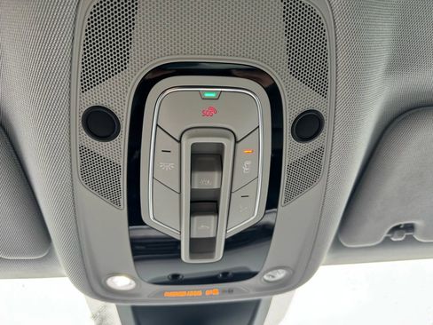 Used 2021 Audi e-tron Premium w/ Towing Package image 41