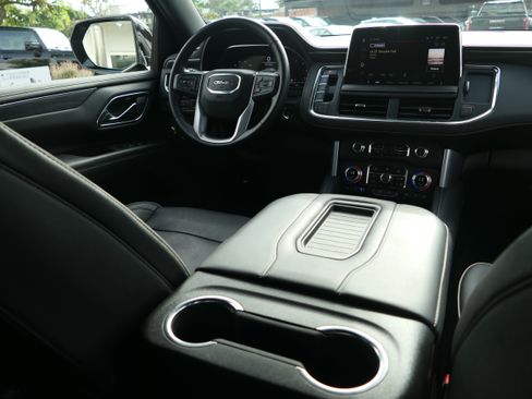 Used 2023 GMC Yukon SLT w/ SLT Premium Package AWD/4WD image 26