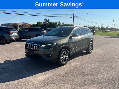 Used 2019 Jeep Cherokee Latitude Plus AWD/4WD image 3