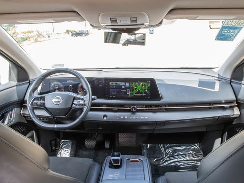 Used 2024 Nissan Ariya AWD image 13