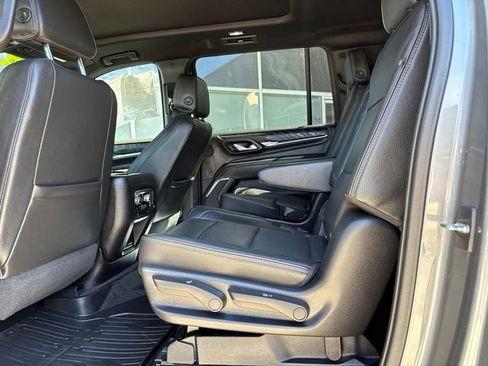 Used 2021 GMC Yukon XL Denali w/ Denali Premium Package AWD/4WD image 28
