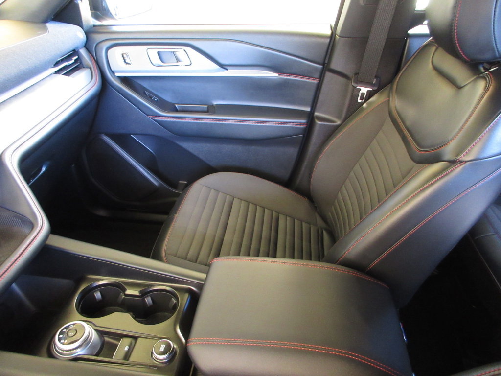 Used 2026 Ford Explorer ST-Line w/ Premium Package RWD image 23
