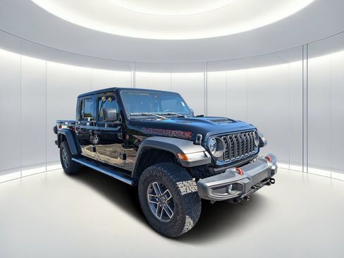 Used 2024 Jeep Gladiator Mojave w/ Technology Group AWD/4WD image 1